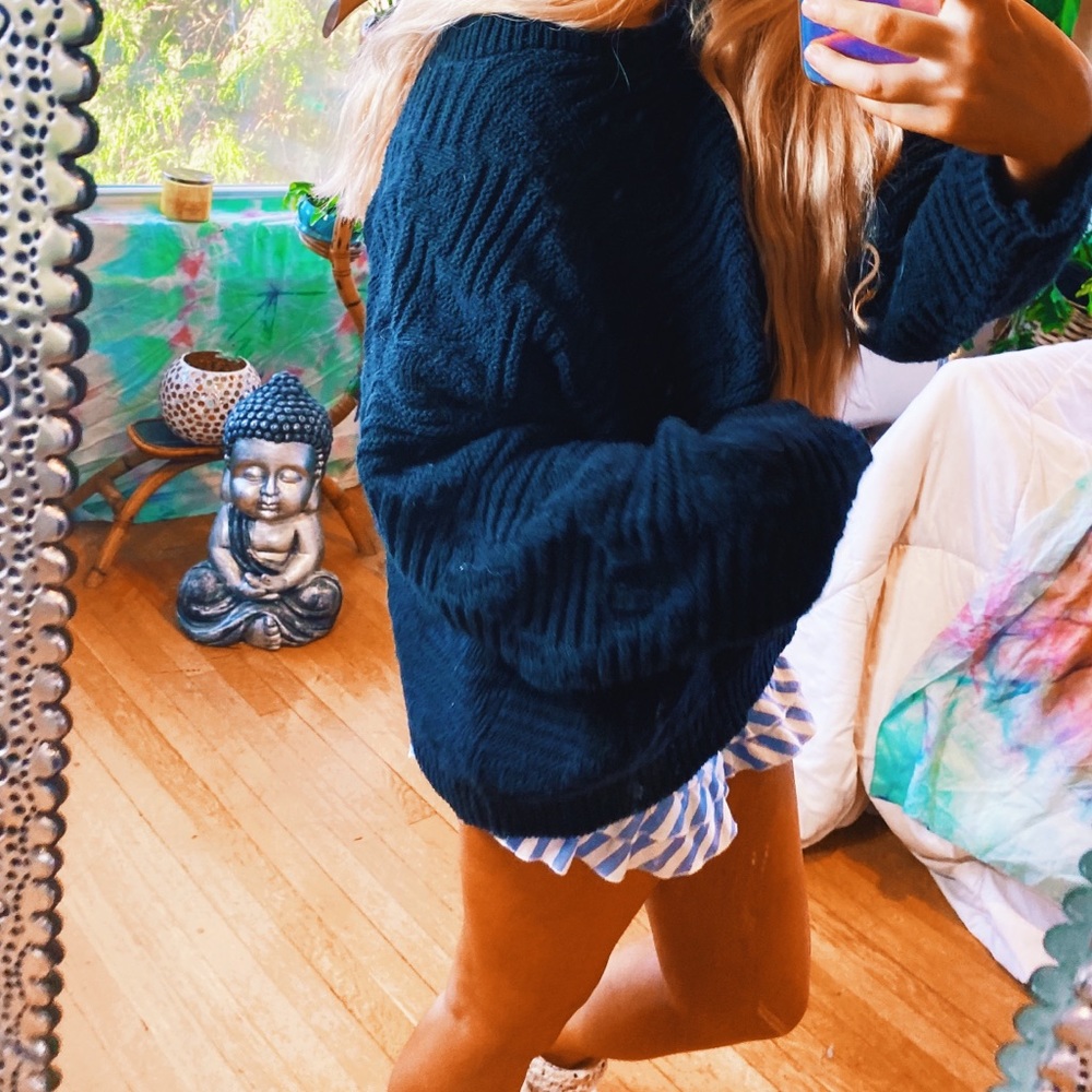 SOLD ON IG💖Black Luna EOversized Thick Sweater🍂 - Picture 10 of 12